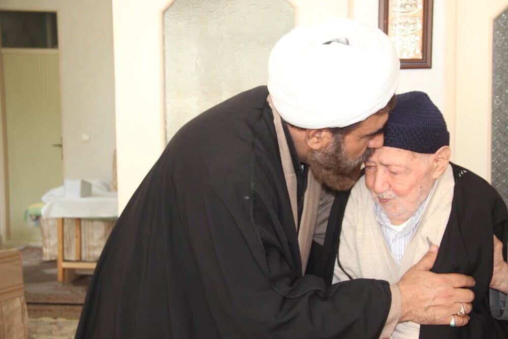 تسلیت مدیر حوزه علمیه قزوین در پی درگذشت پدر شهید انصاریان