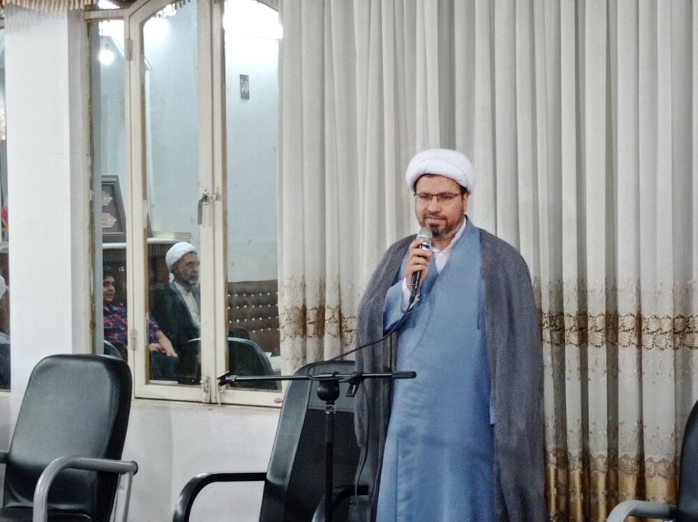 برای ادای تکلیف از آسایش خود گذشتم / منتظر هجرت طلاب به سیرجان هستیم