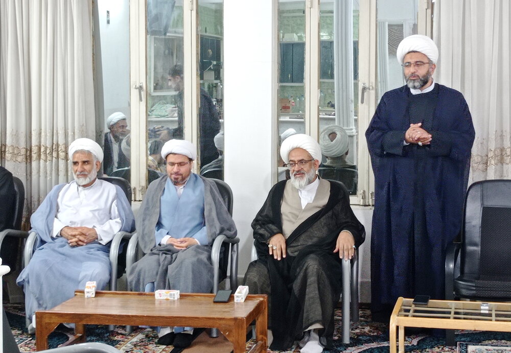 برای ادای تکلیف از آسایش خود گذشتم / منتظر هجرت طلاب به سیرجان هستیم