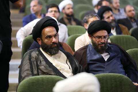 تصاویر/  حضور علیرضا زاکانی در جمع نخبگان حوزوی و دانشگاهی قم