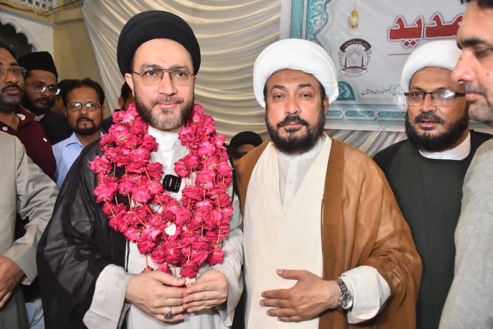 حوزہ علمیہ جامعہ التبلیغ لکھنؤ میں علامہ شہنشاہ نقوی کی آمد؛ آیت اللہ حمید الحسن کی صدارت میں علمی نشست کا اہتمام