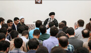 قائد الثورة الإسلامية يحث على المشاركة الواسعة في الانتخابات