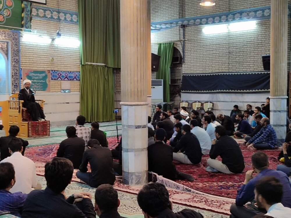 शिया धर्म की रक्षा इमाम बाकिर (अ) की एक बड़ी राजनीतिक उपलब्धि थी, मौलाना अकील अब्बास मारुफी