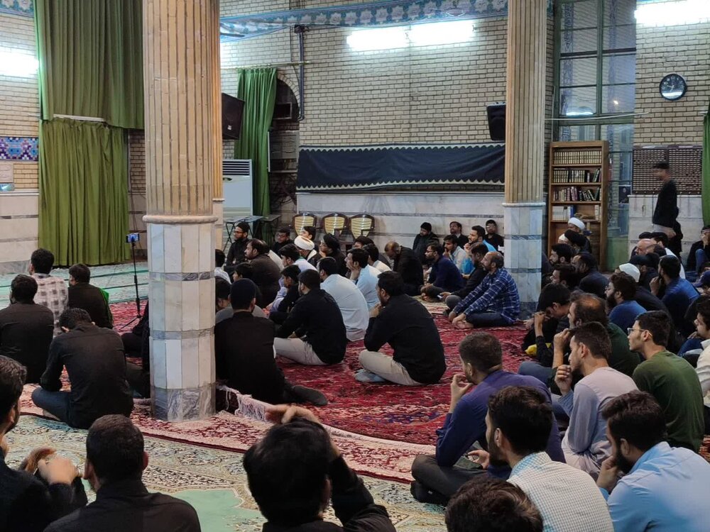 शिया धर्म की रक्षा इमाम बाकिर (अ) की एक बड़ी राजनीतिक उपलब्धि थी, मौलाना अकील अब्बास मारुफी