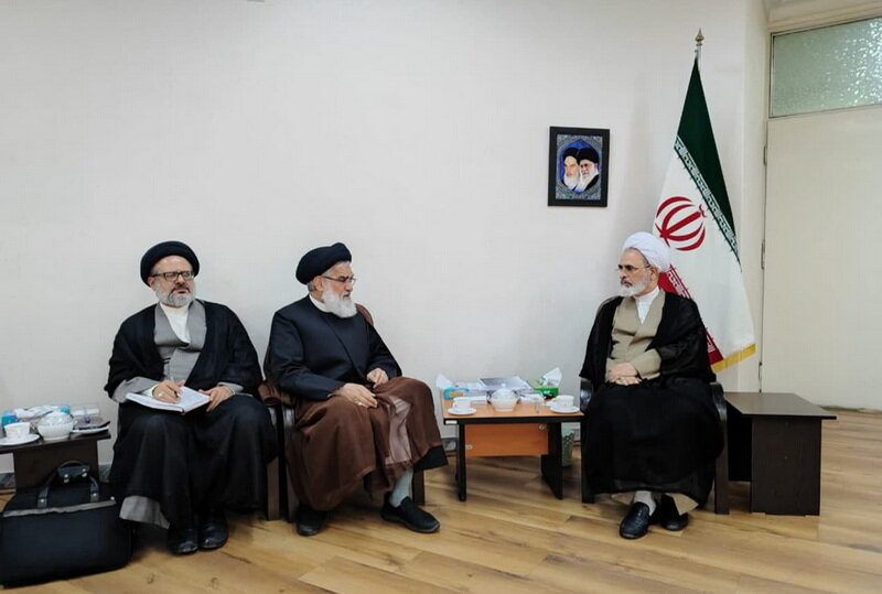 Representative of Supreme Leader in UAE meets with Ayat. Arafi