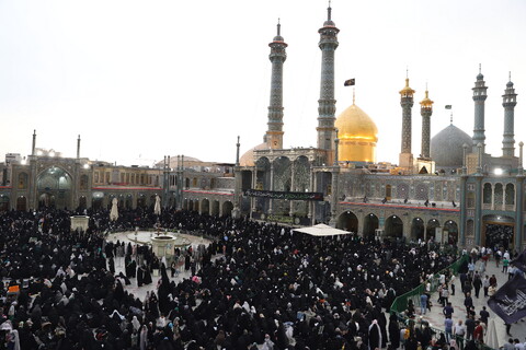 مراسم قراءة دعاء عرفة في مرقد السيدة فاطمة المعصومة (عليها السلام)