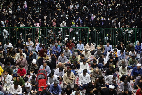 مراسم قراءة دعاء عرفة في مرقد السيدة فاطمة المعصومة (عليها السلام)