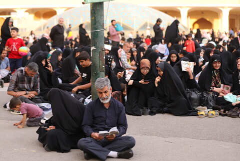 مراسم قراءة دعاء عرفة في مرقد السيدة فاطمة المعصومة (عليها السلام)
