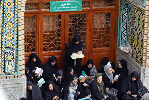 مراسم قراءة دعاء عرفة في مرقد السيدة فاطمة المعصومة (عليها السلام)