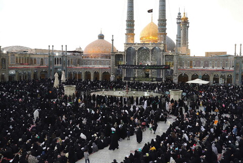 مراسم قراءة دعاء عرفة في مرقد السيدة فاطمة المعصومة (عليها السلام)