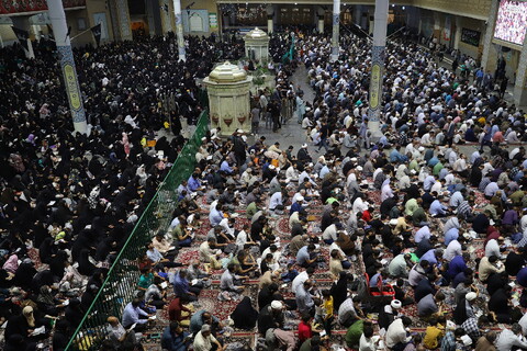 مراسم قراءة دعاء عرفة في مرقد السيدة فاطمة المعصومة (عليها السلام)