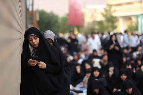 مراسم قراءة دعاء عرفة في مرقد السيدة فاطمة المعصومة (عليها السلام)