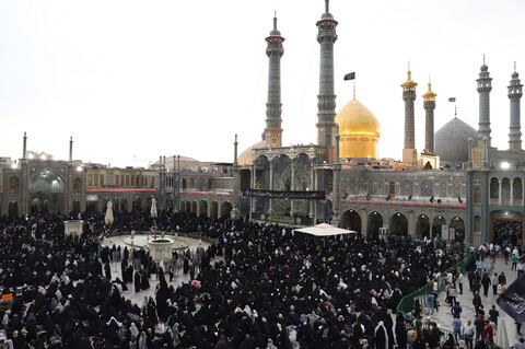 مراسم قراءة دعاء عرفة في مرقد السيدة فاطمة المعصومة (عليها السلام)