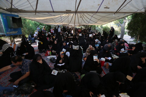 مراسم دعای عرفه در جوار شهدای گمنام باغ رضوان اصفهان