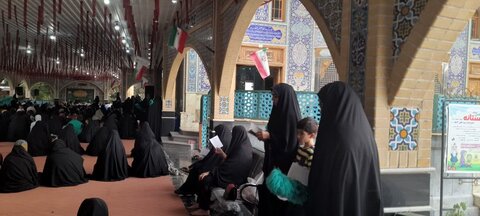 تصاویر/حضور طلاب مدرسه علمیه فاطمه الزهرا (س) در مراسم دعای عرفه