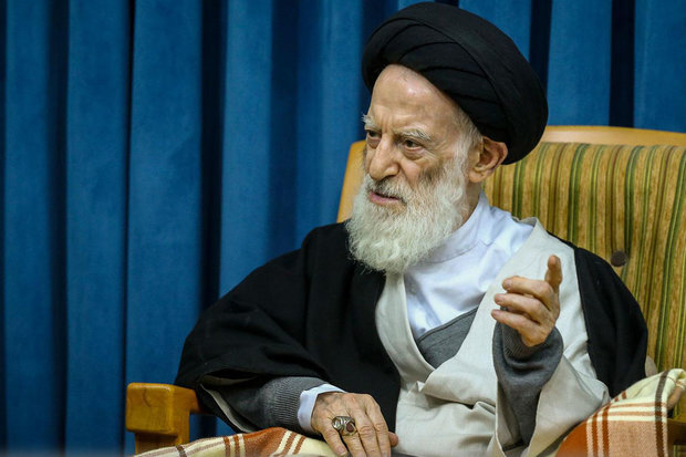 चुनावों में भाग लेने के हवाले से मराज ए तकलीद की नज़र / इस्लामिक गणराज्य के चुनावों में भाग लेना शरई, इस्लामी और इलाही फ़रीज़ा है