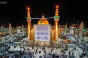तस्वीरें / इमाम अली (अ) की दरगाह में ग़दीरी झंडे और बैनर लगाए गए