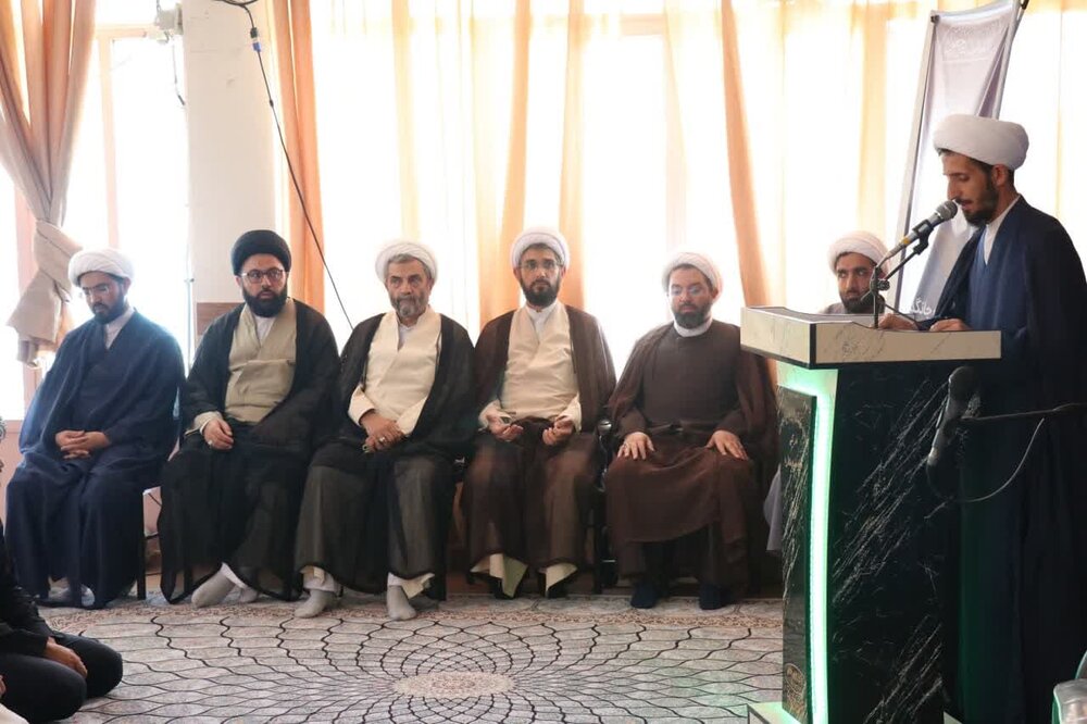 تجلیل از طلاب برگزیده مدارس علمیه شرق استان گلستان
