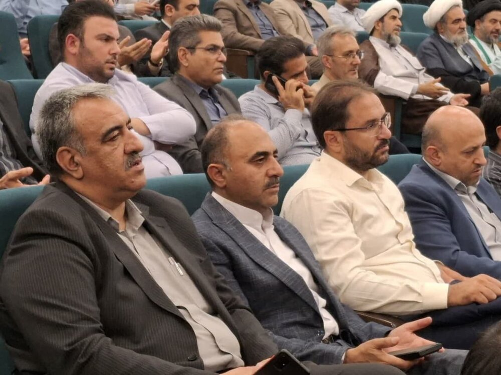 کشورمان نیاز به مدیران متخصص، متعهد و جهادی دارد