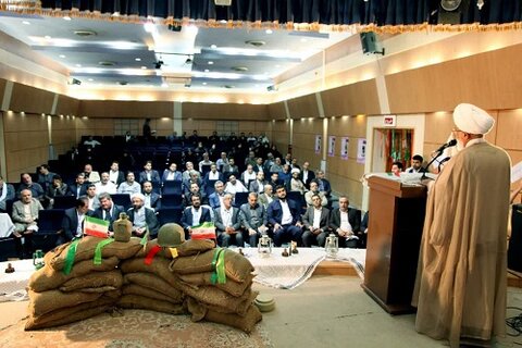 حجت الاسلام والمسلمین غفوری، در جمع اساتید بسیجی دانشگاه‌های استان به ‌مناسبت « روز بسیج اساتید »،