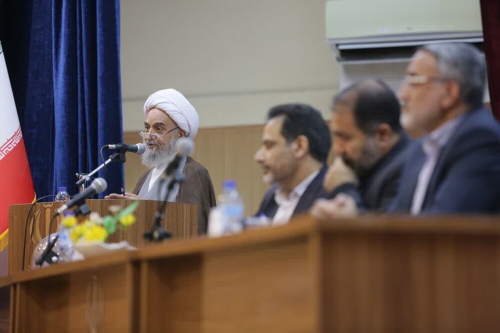 انتخابات در جمهوری اسلامی واقعی و براساس اراده مردم است