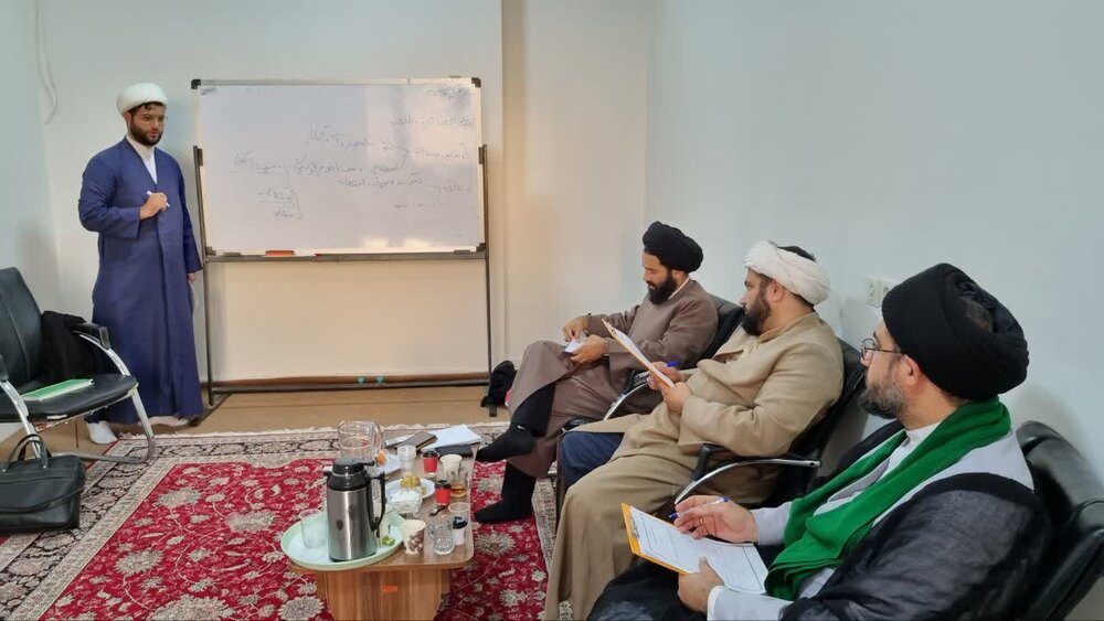 برگزاری آزمون شفاهی استادی فراگیر در حوزه علمیه خوزستان + تصاویر