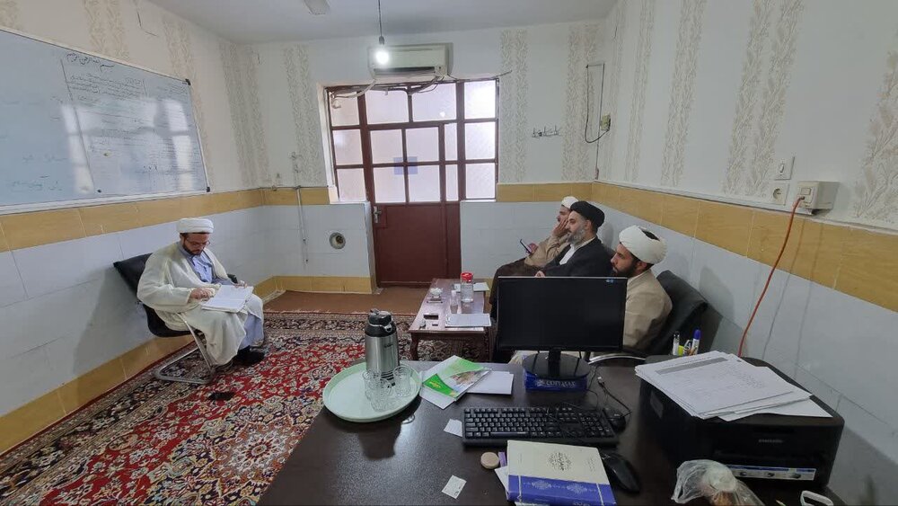 برگزاری آزمون شفاهی استادی فراگیر در حوزه علمیه خوزستان + تصاویر