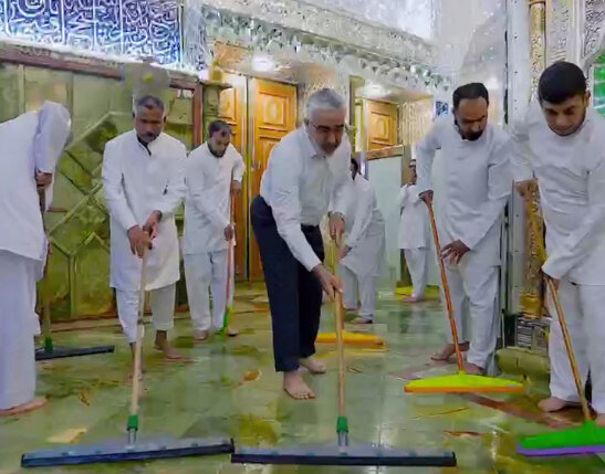 بالفيديو/ مياه عذبة تتشرَّف بملامسة أروقة ضريح المولى أمير المؤمنين (عليه السلام) استقبالاً لعيد الغدير الأغر بالفيديو/ مياه عذبة تتشرَّف بملامسة أروقة ضريح المولى أمير المؤمنين (عليه السلام) استقبالاً لعيد الغدير الأغر