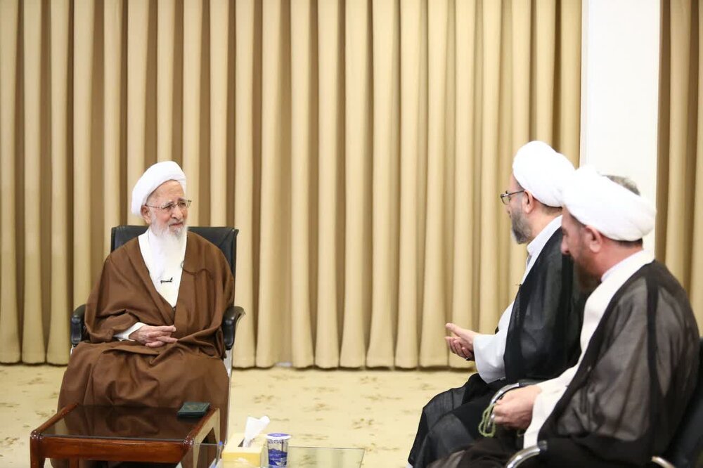 مشکل حجاب با «بگیر و ببند» حل نمیشود/ اگر اختلاس و نجومیبگیر در کشور نباشد، مردم هم به قانون احترام می گذارند