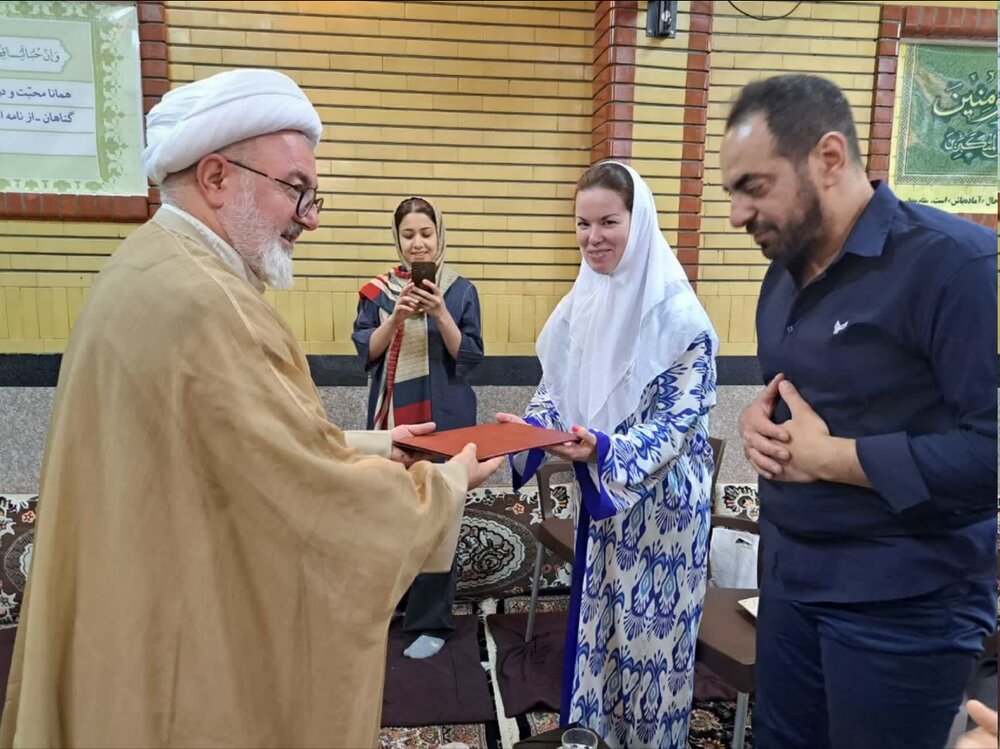 تشرف خانم ژانا بالاگوروا (فاطیما) اهل کشور روسیه به دین مبین اسلام+ عکس