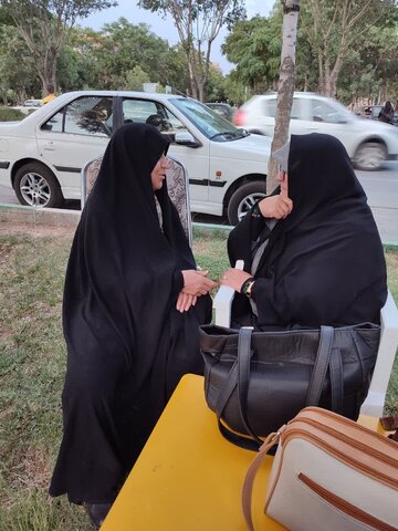 تصاویر/حضور دانش آموختگان مدرسه علمیه فاطمه الزهرا (س)اراک برای تشویق در انتخابات