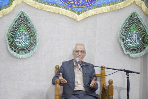 تصاویر / همایش "مهرواره قلم و غدیر" در بقعه مطهر علی بن بابویه قمی(ره)