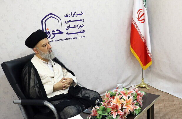 آیا عدم تعیین امام از سوی مردم با مردمسالاری تعارض ندارد؟