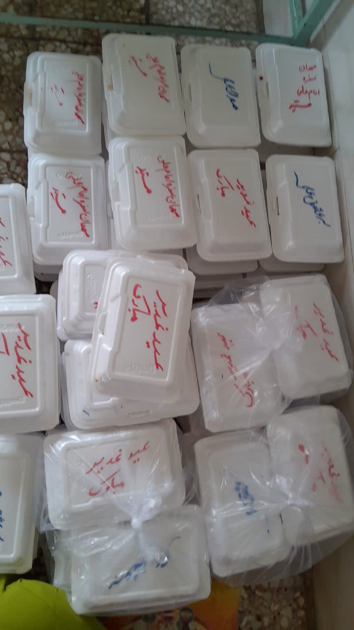 اطعام ۵۰۰ نفر در دهه ولایت در محله سجادیه هرمزگان