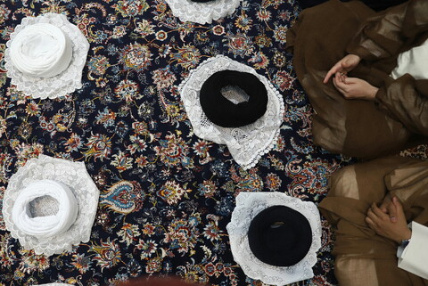 تصاویر/ مراسم عمامه گذاری جمعی از طلاب در عید غدیر توسط حضرت آیت الله شبیری زنجانی