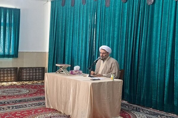 خنثیکردن توطئههای دشمنان از وظایف خواهران طلبه است