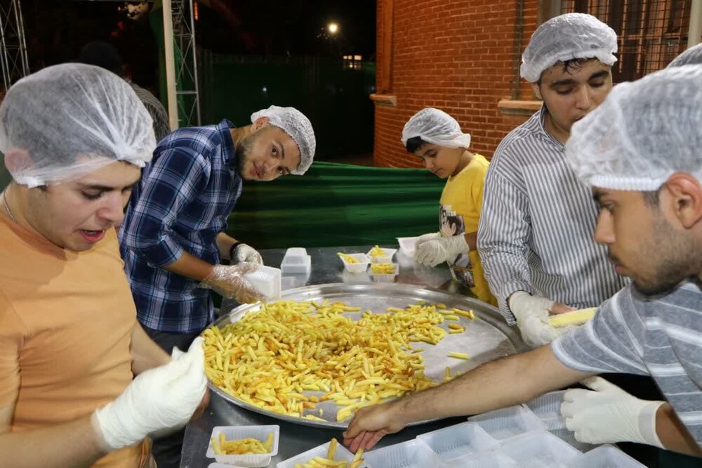 برپایی جشن یک کیلومتری غدیر خم در ارومیه+ عکس