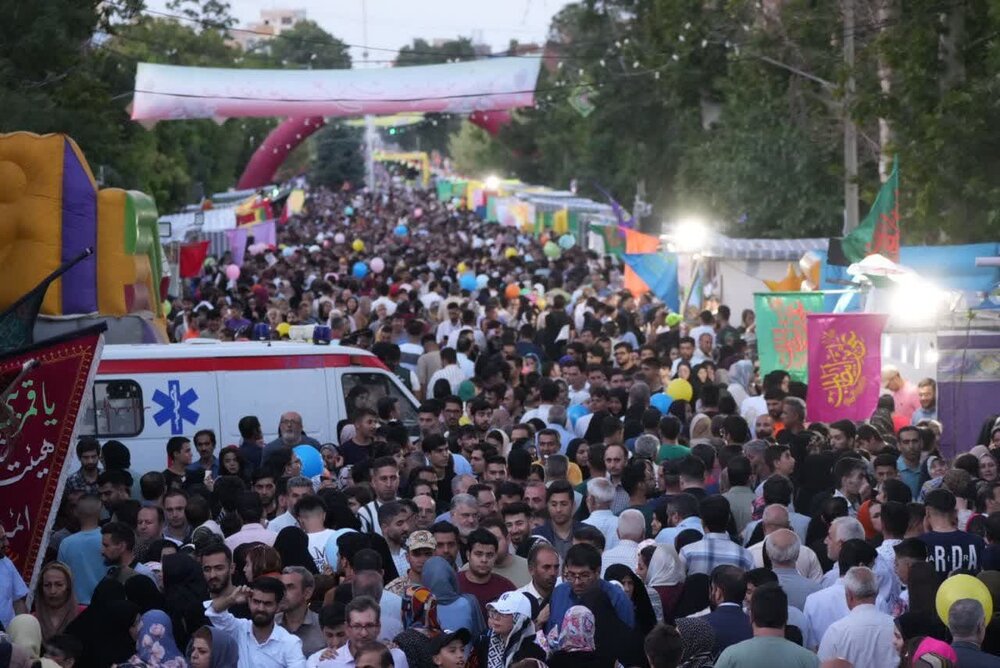 برپایی جشن یک کیلومتری غدیر خم در ارومیه+ عکس