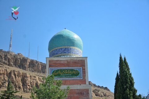 تصاویر عطر افشانی و گلباران مزار شهید والامقام سید فخرالدین رحیمی در خرم آباد