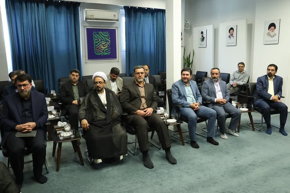 علیه خیانتکاران به اموال مردم به شدت عمل کنید