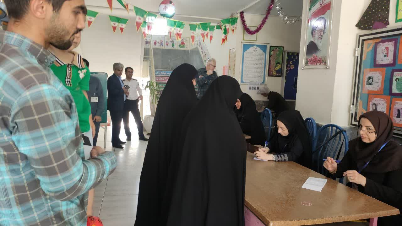 تصاویر/ حال و هوای انتخابات در شهرستان ساوه _۲