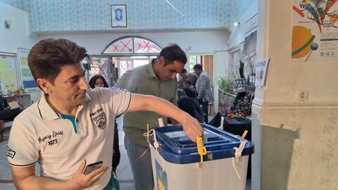 تصاویر حضور مردم لرستان در پای صندوق های رای