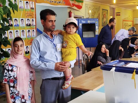 تصاویر/حضور پرشور مردم شهر اراک در انتخابات ریاست جمهوری _۲