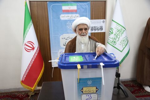 تصاویری از شرکت شخصیت‌های حوزوی در انتخابات