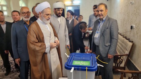 تصاویر / رای آیت الله اعرافی در چهاردهمین دوره انتخابات ریاست جمهوری