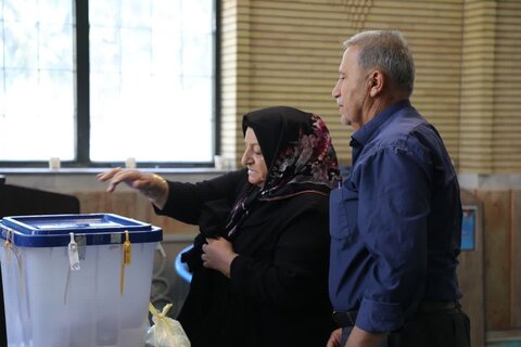تصاویر/ حماسه حضورر مردم آذربایجان غربی پای صندوق های رای