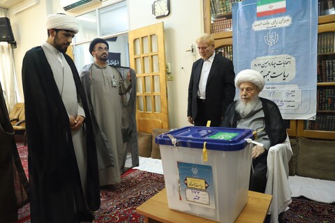 تصاویر / شرکت علما در چهاردهمین دوره انتخابات ریاست جمهوری