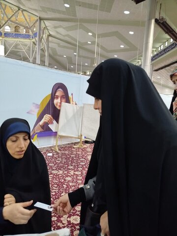 تصاویری از طلاب و کادر موسسه آموزش عالی ریحانة النبی اراک در پای صندوق‌های رأی