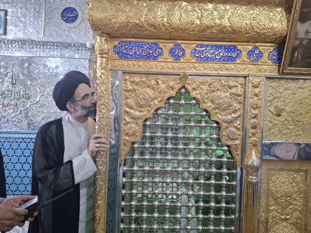 نماینده ولی فقیه در منطقه کاشان رأی خود را به صندوق انداخت + تصاویر