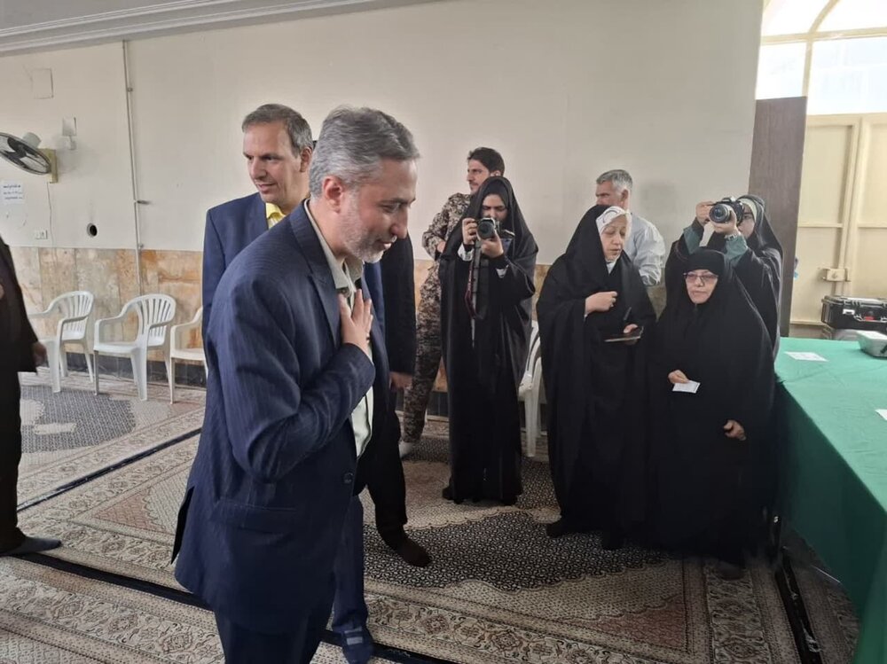 سرپرست فرمانداری ویژه کاشان رأی خود را به صندوق انداخت
+عکس